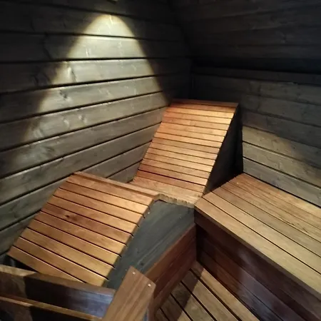 Gaeststuga Och Bastu *