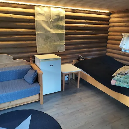 別荘 Gaeststuga Och Bastu Oravais