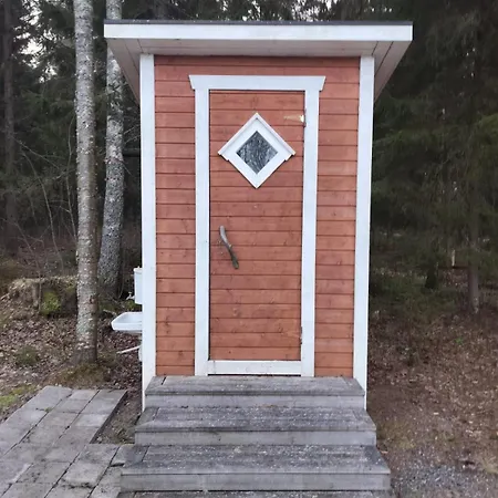 Gaeststuga Och Bastu