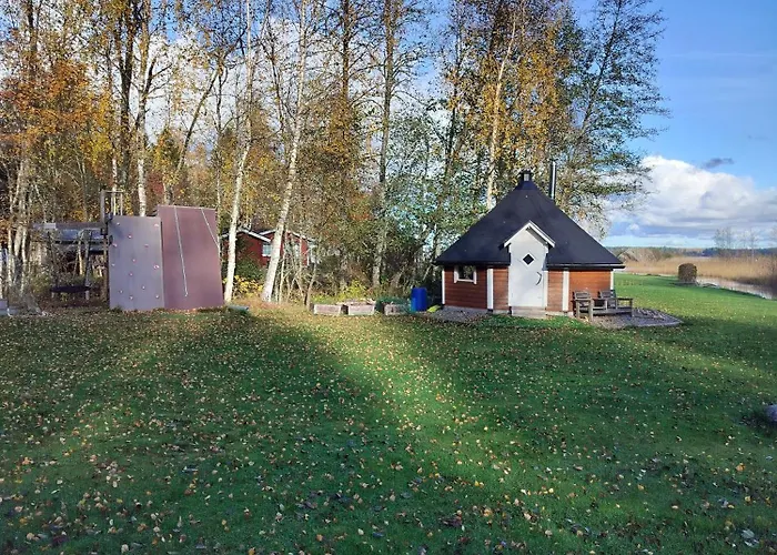 Gaeststuga Och Bastu Prázdninový dům *