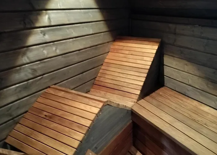 Gaeststuga Och Bastu *